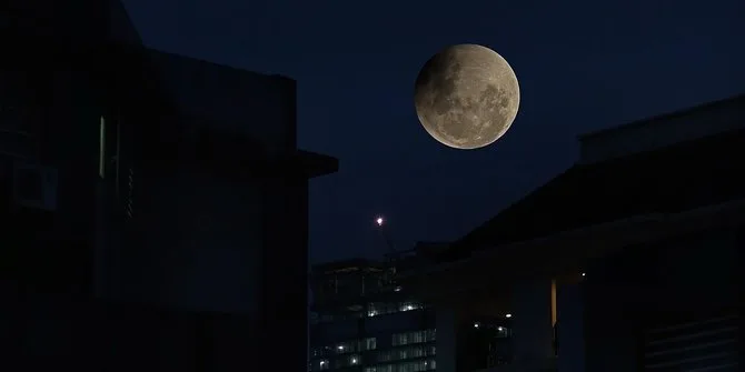 Gerhana bulan total blood moon, bisa diamati pada Sabtu-Minggu pukul 23.27-02.56 WIB