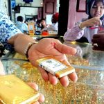 Jelang Ramadan, Warga Banda Aceh Banyak Jual Emas