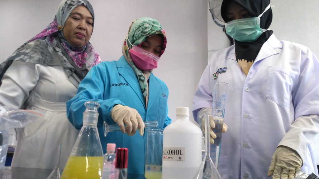 ‘Bahan Baku Membuat Hand Sanitizer Menghilang di Aceh’