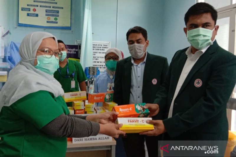 IDI Banda Aceh Bagikan Multivitamin C untuk Tenaga Kesehatan
