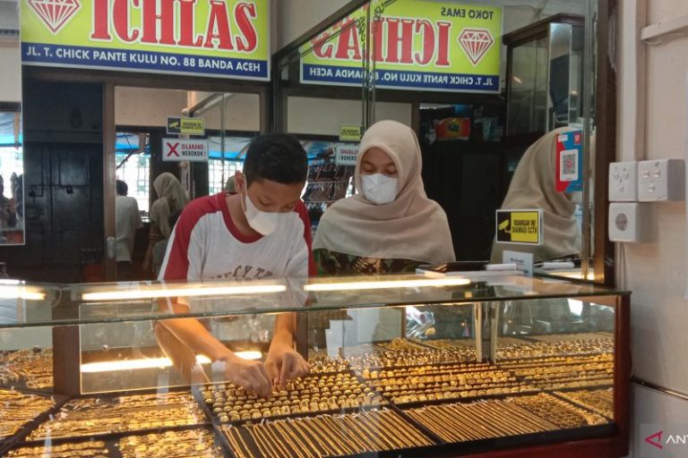 Pedagang Perkirakan Harga Emas Akan Terus Naik