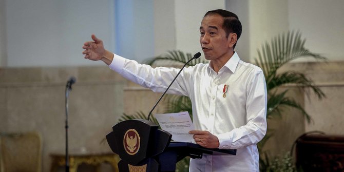 Jokowi klaim RI tak dikenai sanksi FIFA terkait tragedi Kanjuruhan