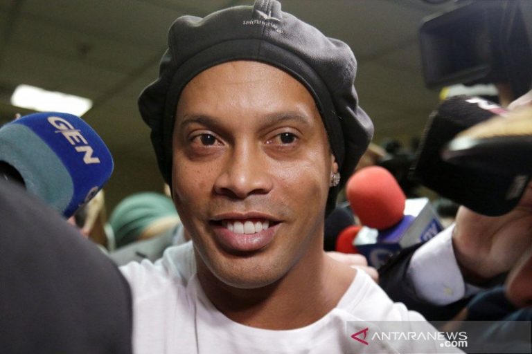 Ronaldinho Segera Bebas dari Penjara Paraguay