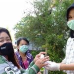 Masyarakat Tionghoa Salurkan Pelindung Wajah untuk Tenaga Medis di Aceh