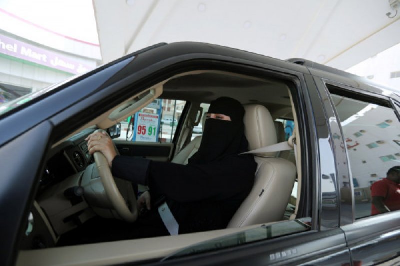 Perempuan Arab Saudi Gunakan Medsos Cerita Kisah Pelecehan