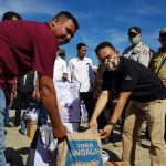 PT SBA Serahkan Semen untuk Penyintas Angin Puting Beliung Pulau Aceh