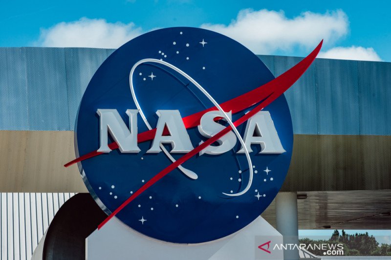 Pimpinan NASA Mundur Menjelang Peluncuran