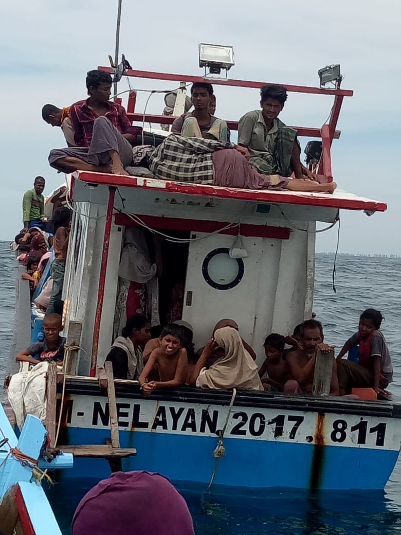 Kapal Nelayan yang Bantu Rohingya di Seuneudon Sempat Rusak