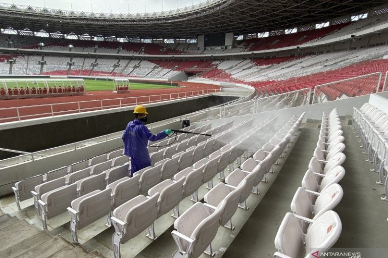 Foto udara Stadion Si Jalak Harupat yang tengah direnovasi, di Soreang, Kabupaten Bandung, Jawa Barat, Rabu (18/1/2023). ANTARA FOTO/Raisan Al Farisi/tom/am.