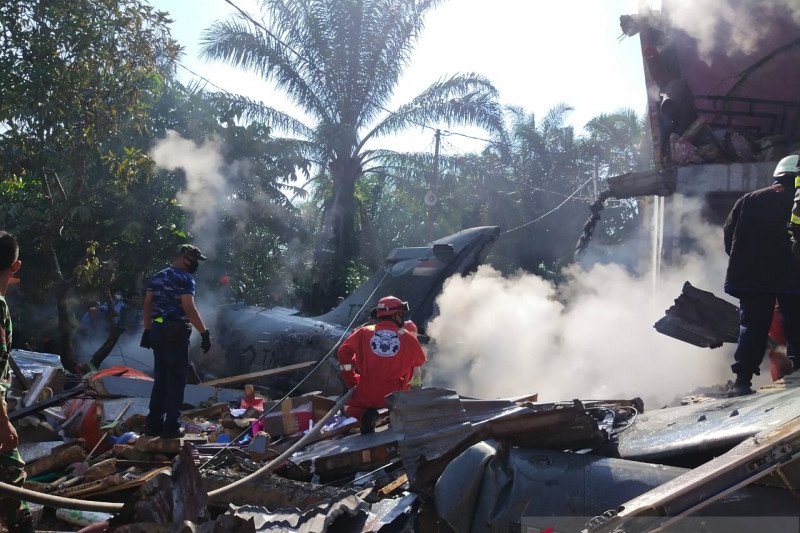 Tiga Rumah Rusak Akibat Jatuhnya Pesawat Tempur di Riau