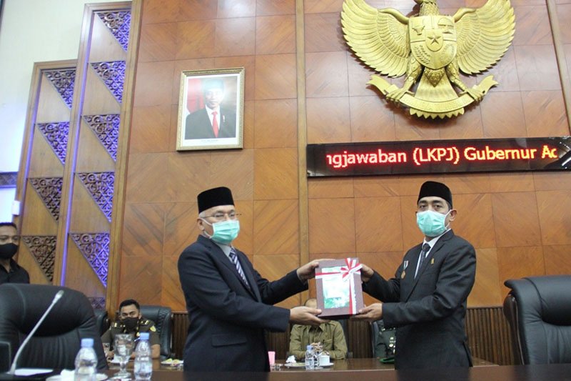 Plt Gubernur Aceh Sampaikan LKPJ ke DPRA