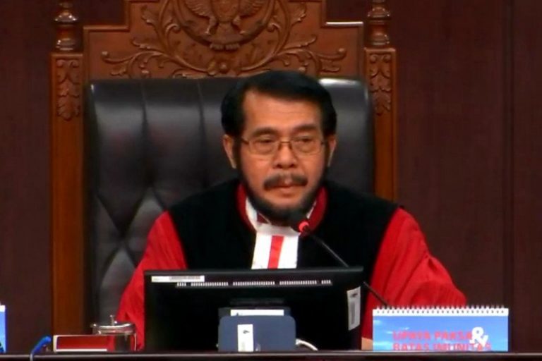 Anwar Usman diberhentikan dari Ketua MK