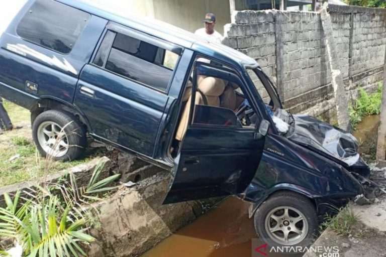 Seorang Ibu Tewas Ditabrak Mobil Keluarga di Nagan Raya Aceh