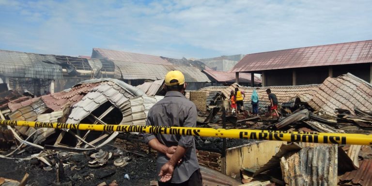 Pedagang Pasar Inpres Keluhkan Ada Pungli Paska Kebakaran