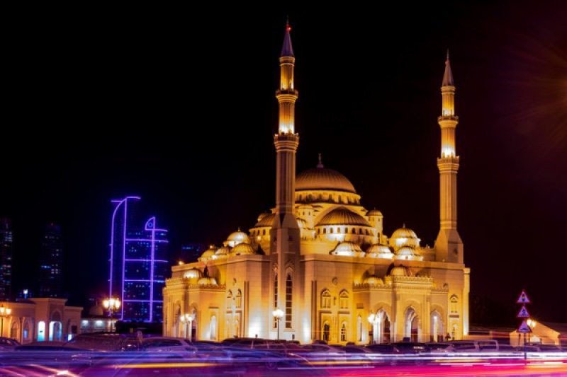 Umat Islam di UAE akan Salat Idul Adha di Rumah