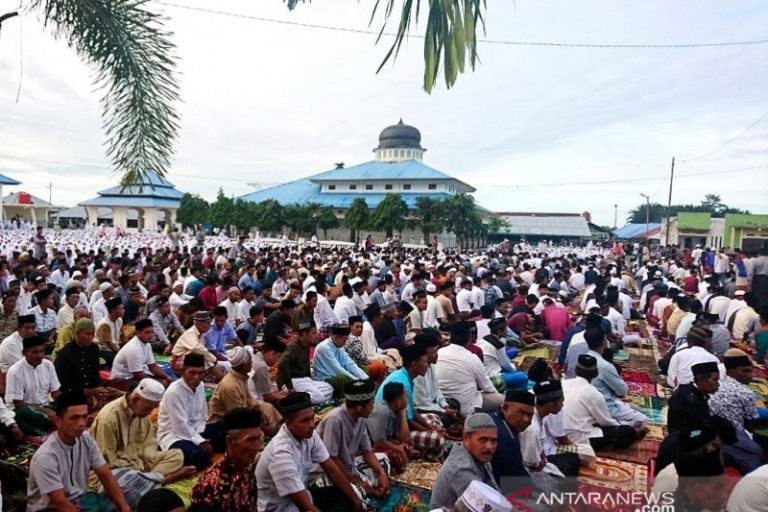 Pengikut Tarekat Syattariyah Merakan Idul Adha Hari Ini