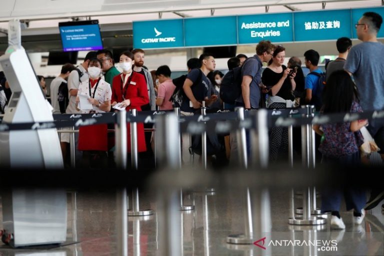 Hong Kong Tahan Pilot Asing Terkait Senjata Tak Berizin