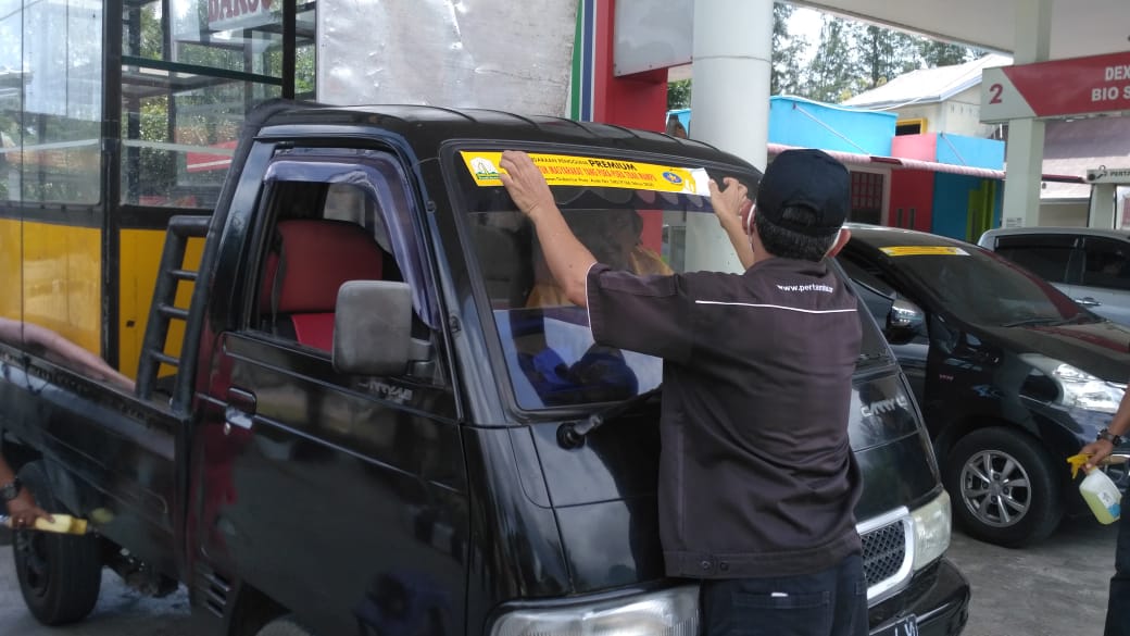 Stickering Mobil Pemakai BBM Bersubsidi Pertama di Indonesia