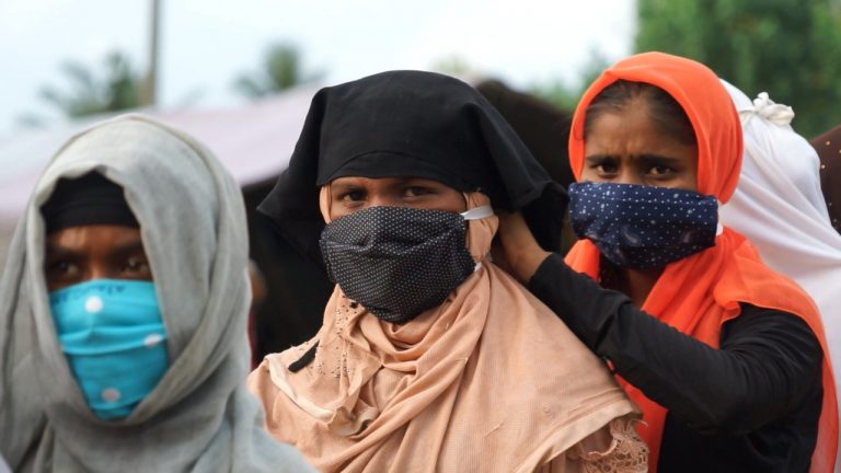 Cerita Rohingya Terombang-Ambing 7 Bulan di Laut