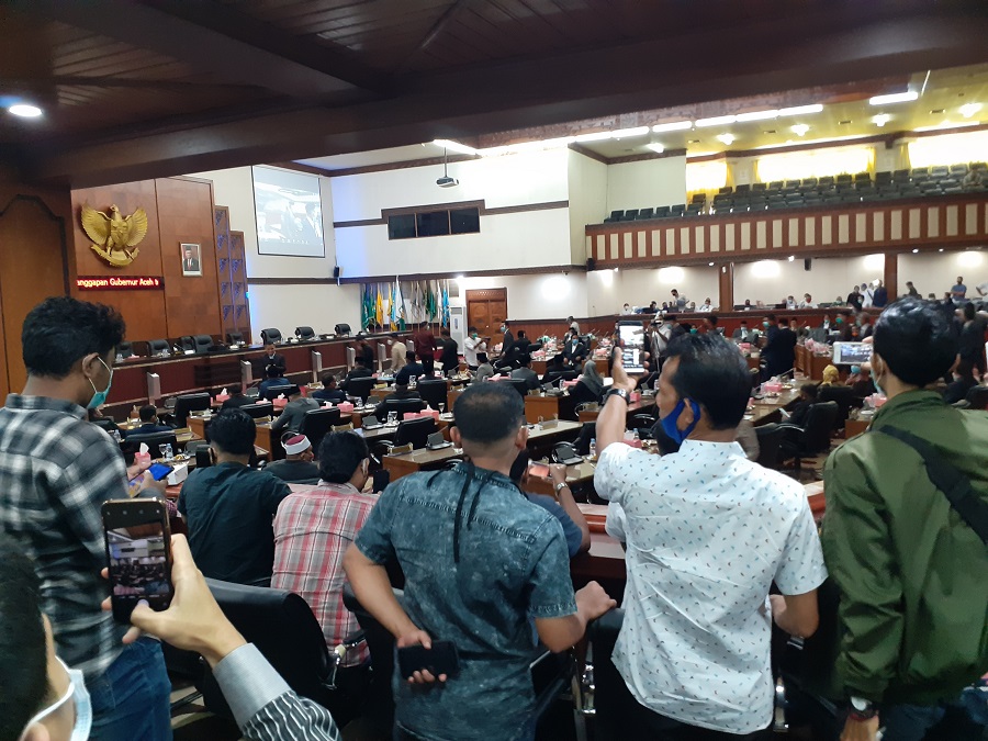 Plt Gubernur Aceh Hadiri Rapat Paripurna Hak Interpelasi