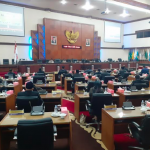 Kesal Plt Gubernur Absen, DPRA Tutup Sidang Paripurna Raqan LPJ APBA 2019
