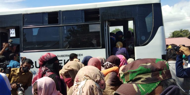 Rohingya Terdampar di Lhoseumawe Dievakuasi ke BLK Mee, Kandang