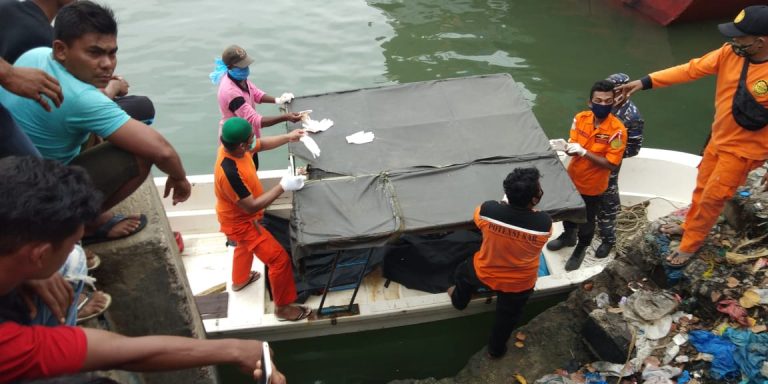 Mayat Mengapung di Laut Lhokseumawe Telah Membusuk