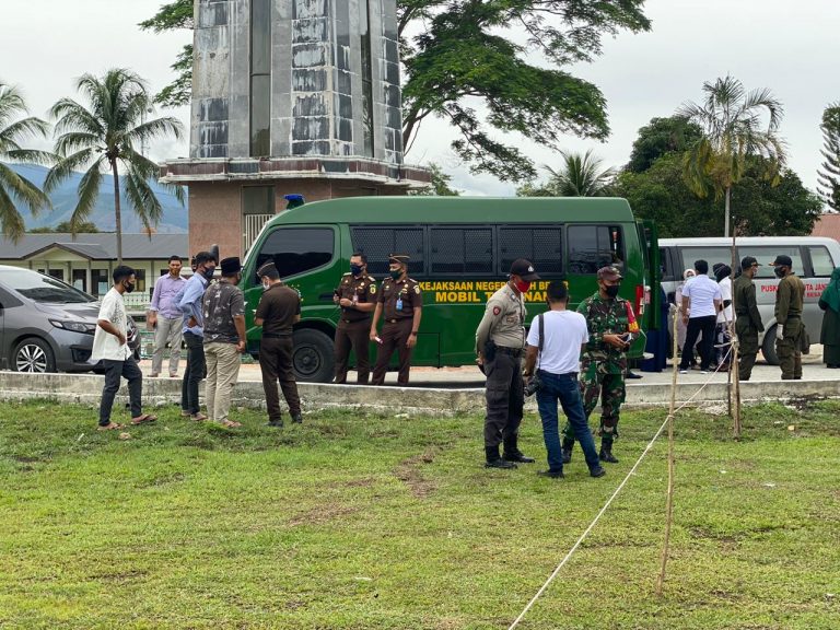 Sepasang Kekasih Dicambuk 100 Kali di Jantho