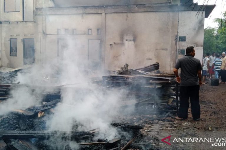 Rumah Geuchik Terbakar, Dua Mahasiswa Akper Meninggal di Banda Aceh