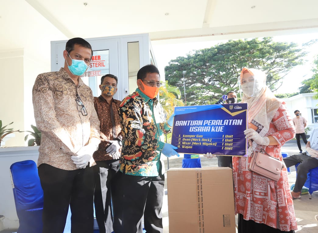 UMKM di Banda Aceh Dapat Bantuan Peralatan Kerja