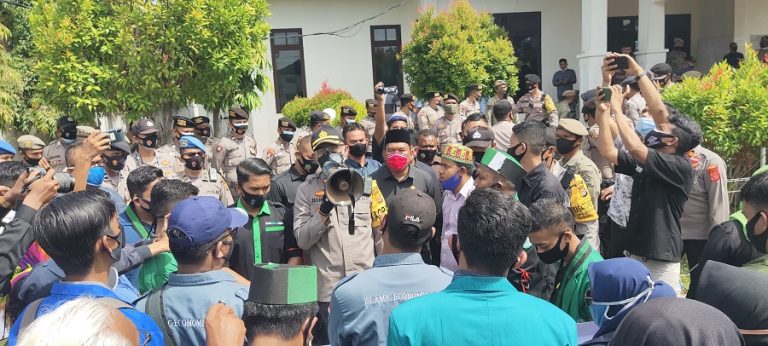 Kapolres Pidie Pimpin Langsung Kawal Unjuk Rasa Tolak UU Ciptaker