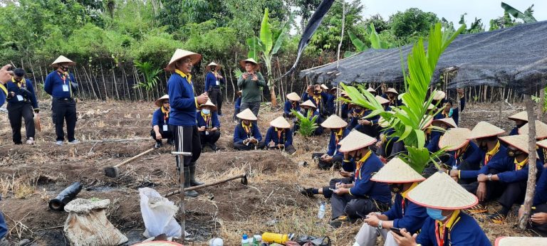 Muslahuddin Latih Polisi Bertani