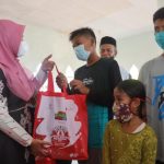 Ketua PKK Aceh Antarkan Bantuan Santri Dayah di Aceh Besar