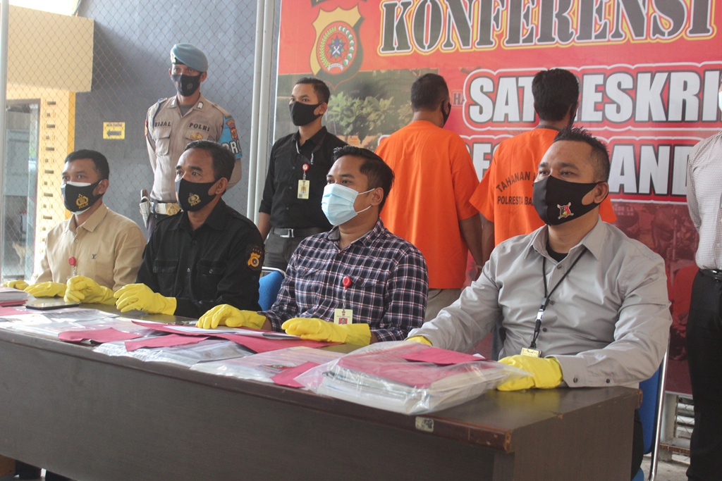 polisi tangkap mantan keuchik dan Sekdes di Aceh Besar