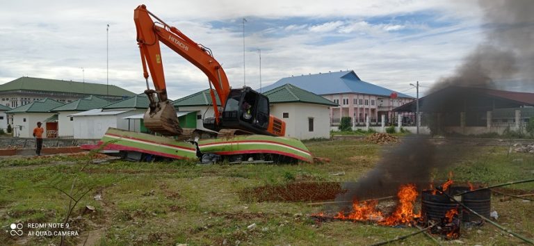 Kejari Aceh Tamiang Musnahkan Boat Bawa Narkoba