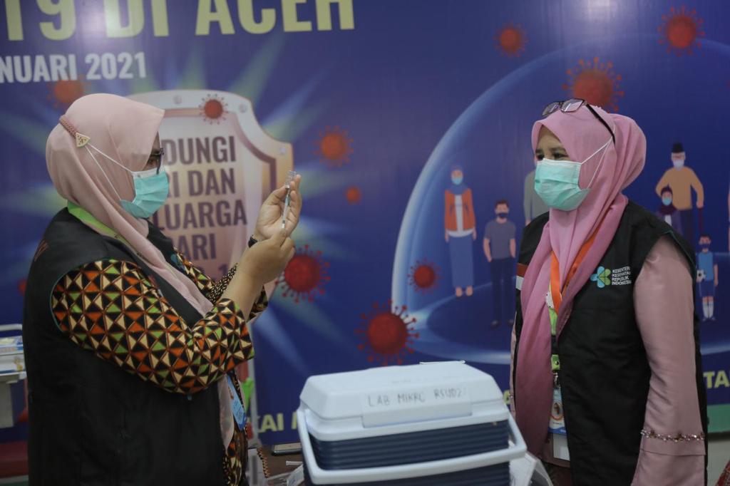 RSUZA mulai lakukan Vaksi bagi Nakes di Banada Aceh. /Foto. Ist