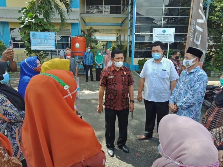 Gubernur Aceh Tinjau Pelaksanaan Pembelajaran Tatap Muka di Sekolah