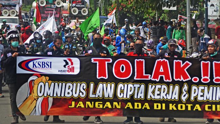Jokowi: Aturan Turunan UU Cipta Kerja Segera Terbit
