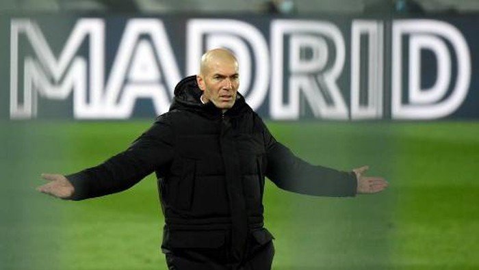 Zinedine Zidane tolak latih Machester United