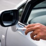 Tiga ancaman bahaya merokok didalam mobil