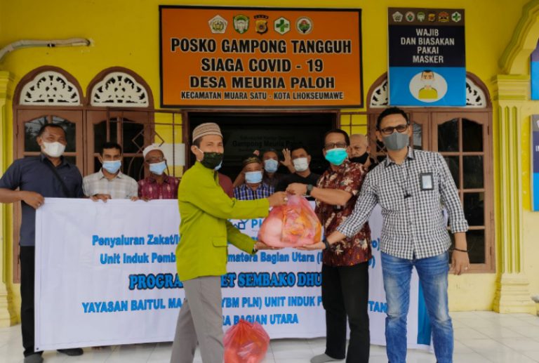 PLN bagi 75 paket sembako di Lhokseumawe