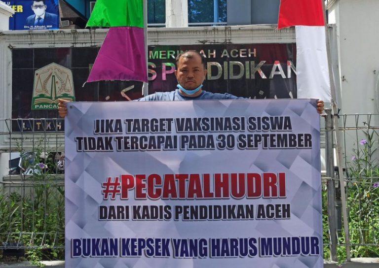 Syakya Meirizal demo tunggal tuntut Kadisdik Aceh di pecat