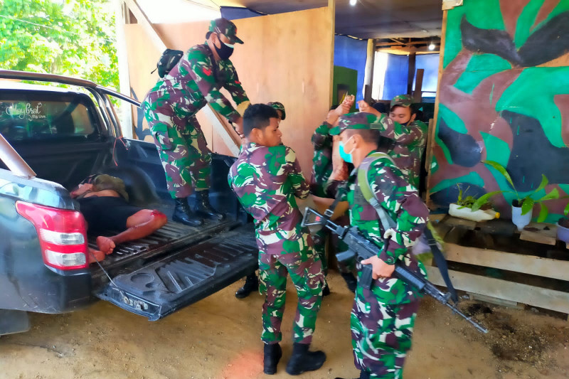 Empat TNI AD gugur diserang OTK, ditembak saat sedang tidur