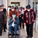 Tiba dari Jakarta, Gubernur Aceh langsung dibawa ke rumah sakit