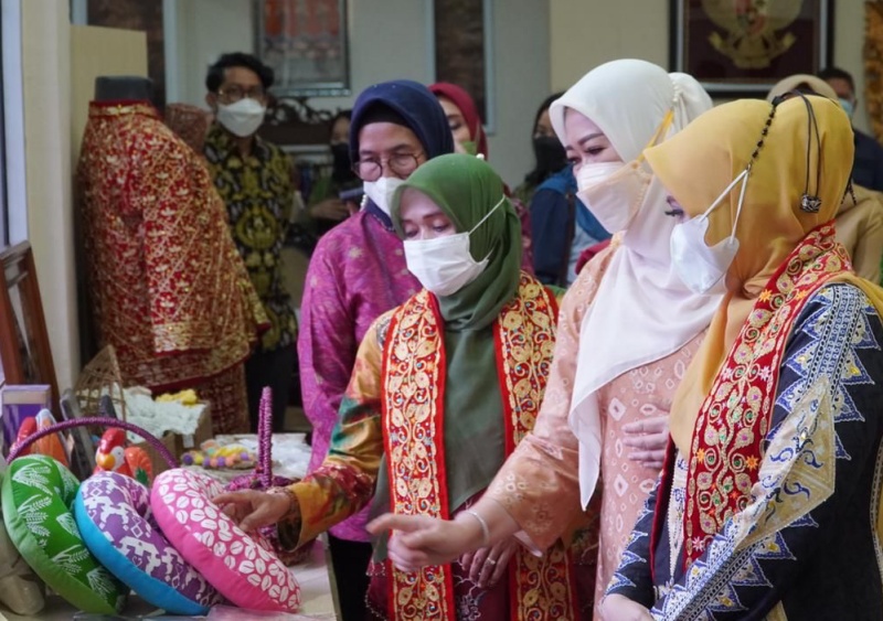 Ketua Dekranasda Aceh kunjungi Kriya Sriwijaya di Palembang