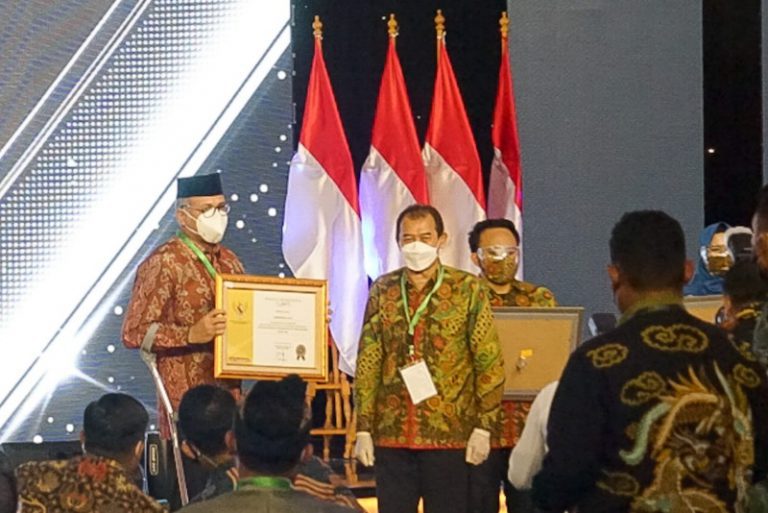 Gubernur Aceh raih anugerah Paramakarya 2021 dari Kemenaker RI