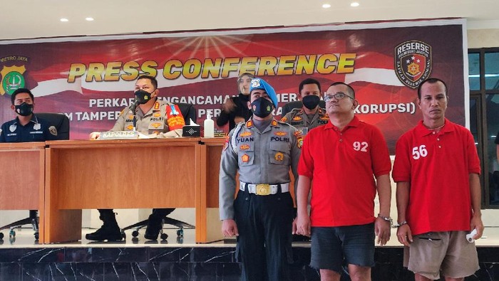 Peras polisi Rp2,5 miliar, Ketua LSM Perak diringkus Polres Metro