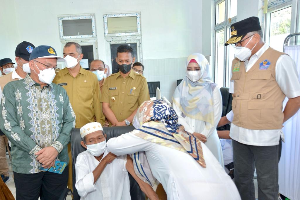 Gubernur Aceh dan Walikota Sabang tinjau Vaksinasi Covid-19 di Puskesmas Sukajaya