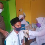 SMA di Aceh Utara vaksinasi Covid-19 pelajar berhadiah telepon genggam