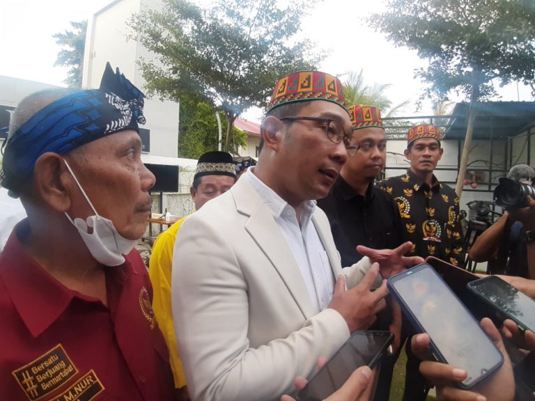 Survei: Masyarakat pilih Ridwan Kamil dan Ganjar Pranowo di 2024